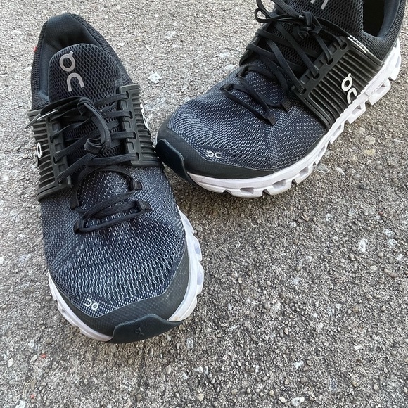 On Cloudswift WoMen's US 9.5 Running Shoes Black Mesh Lace-Up Athletic Sneakers - Picture 2 of 10